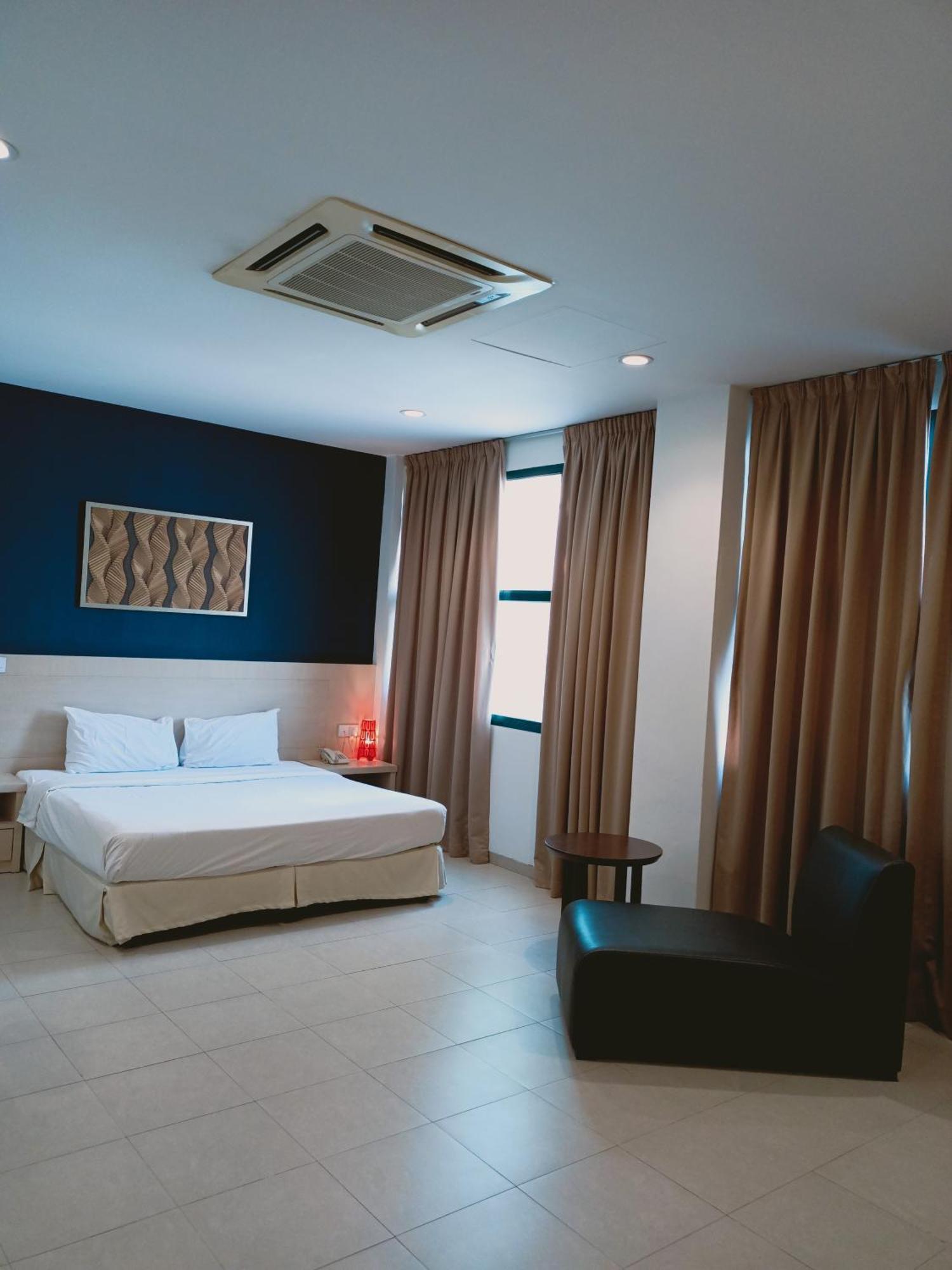 Golden View Serviced Apartments Tanjung Tokong Экстерьер фото