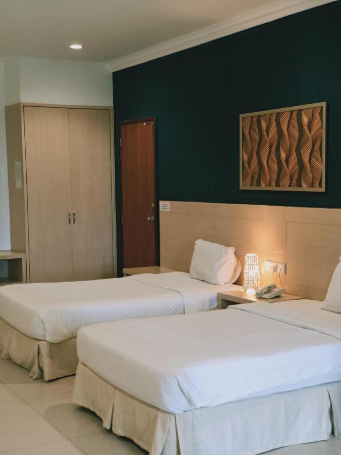 Golden View Serviced Apartments Tanjung Tokong Экстерьер фото