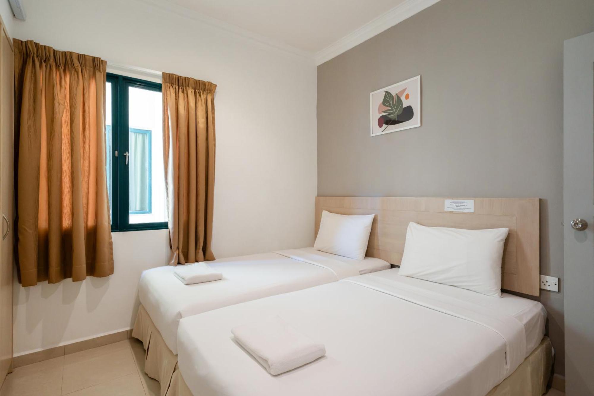 Golden View Serviced Apartments Tanjung Tokong Экстерьер фото