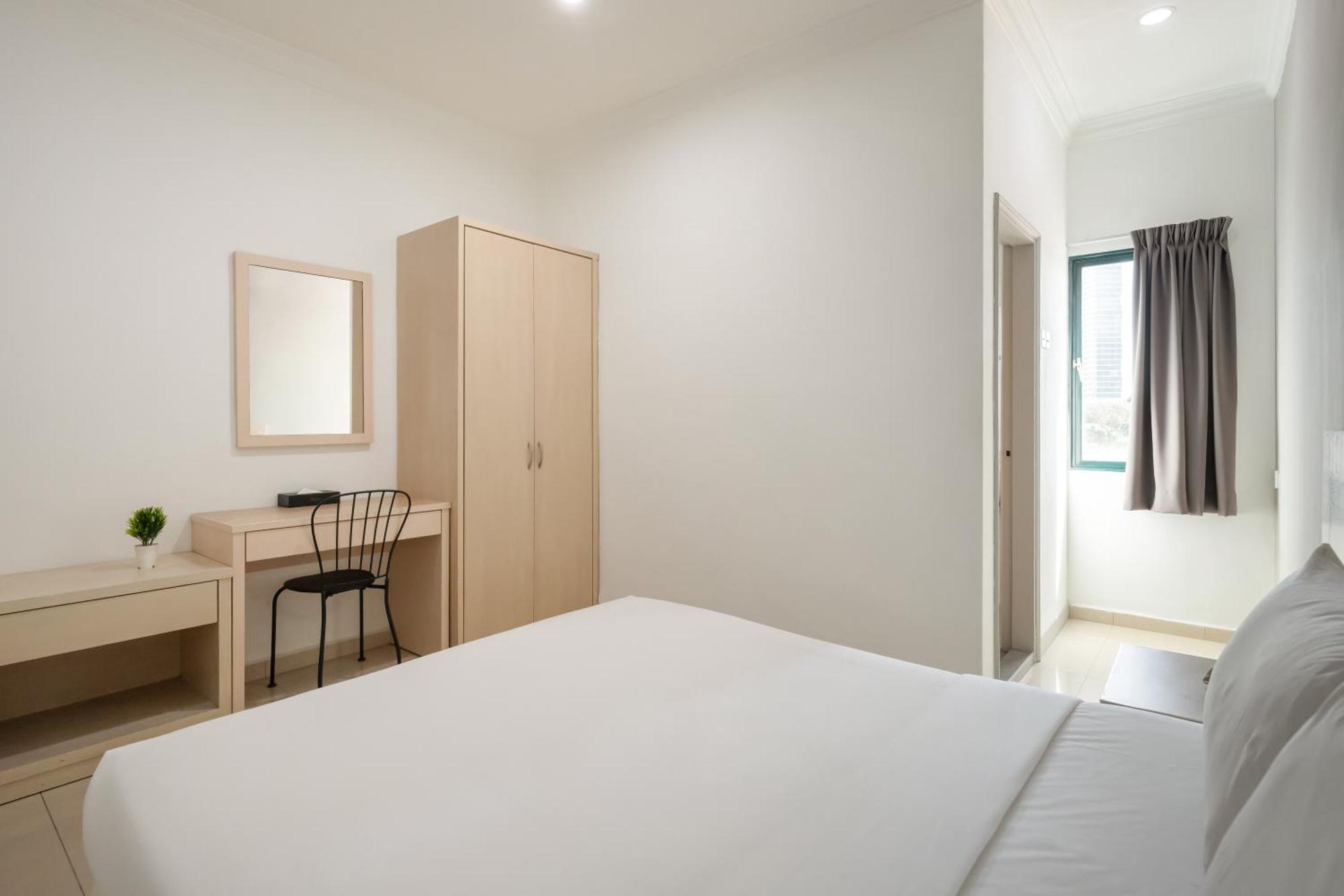 Golden View Serviced Apartments Tanjung Tokong Экстерьер фото