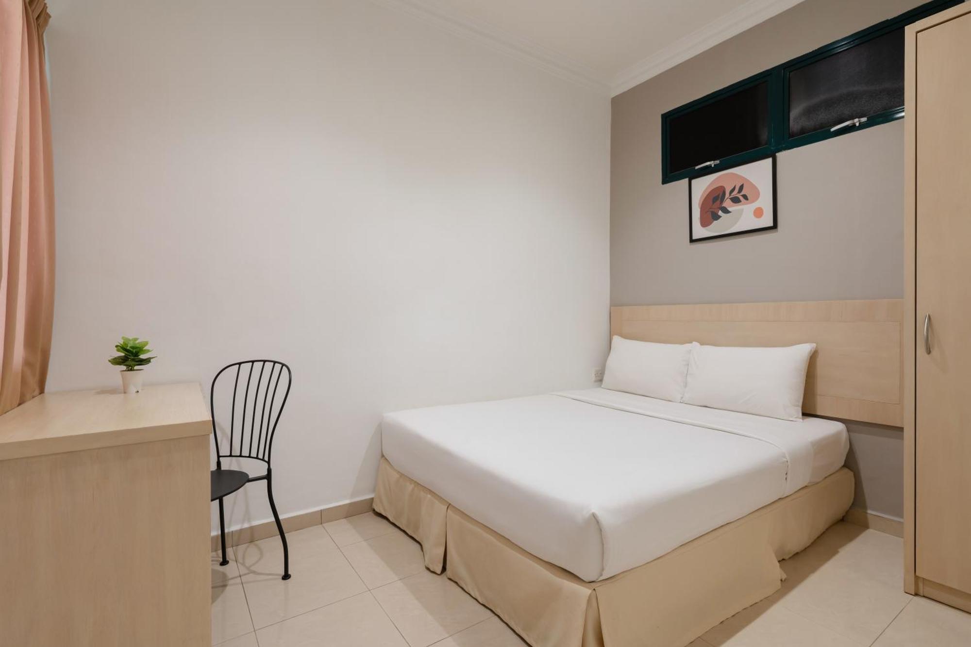 Golden View Serviced Apartments Tanjung Tokong Экстерьер фото