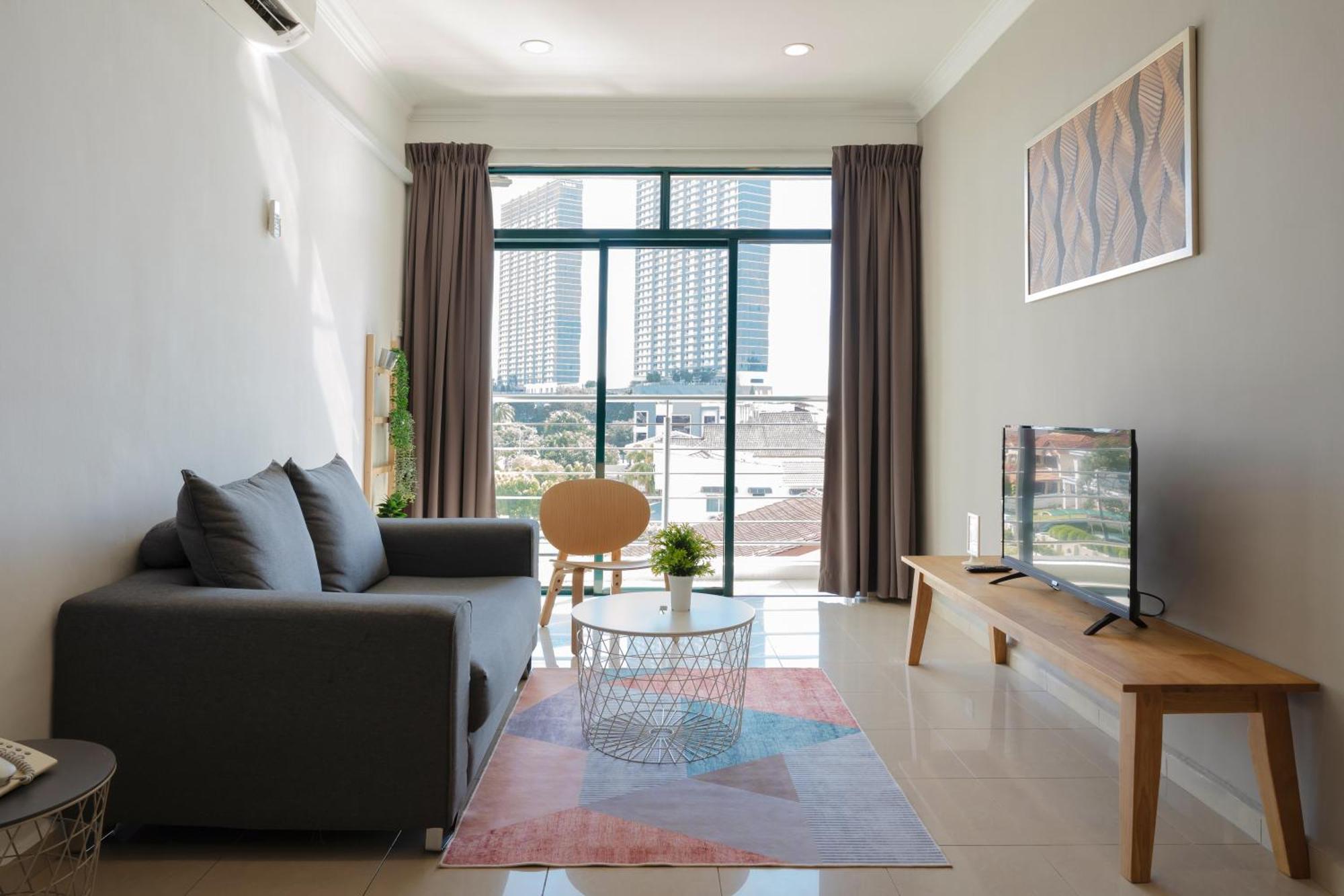 Golden View Serviced Apartments Tanjung Tokong Экстерьер фото