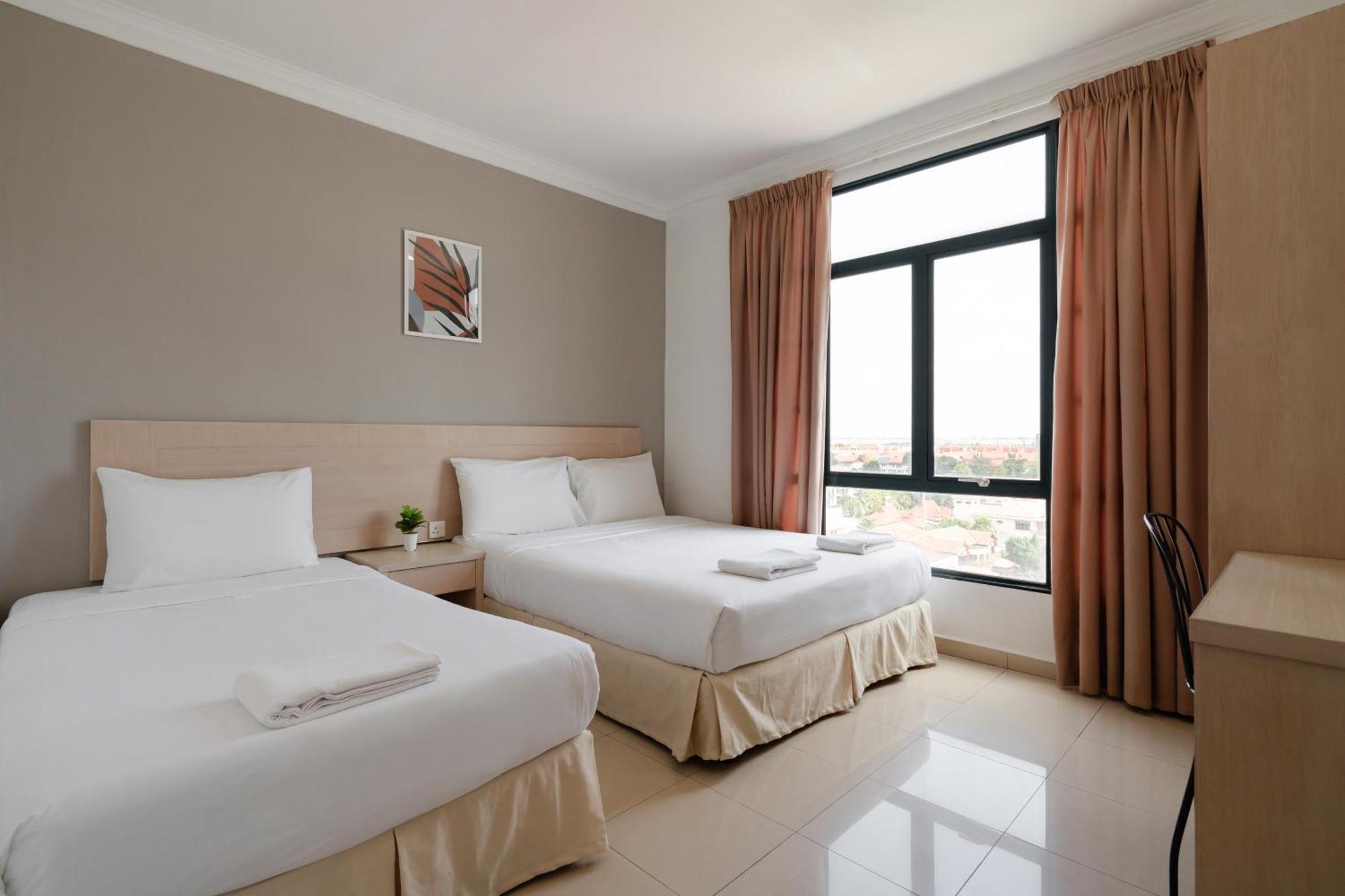 Golden View Serviced Apartments Tanjung Tokong Экстерьер фото