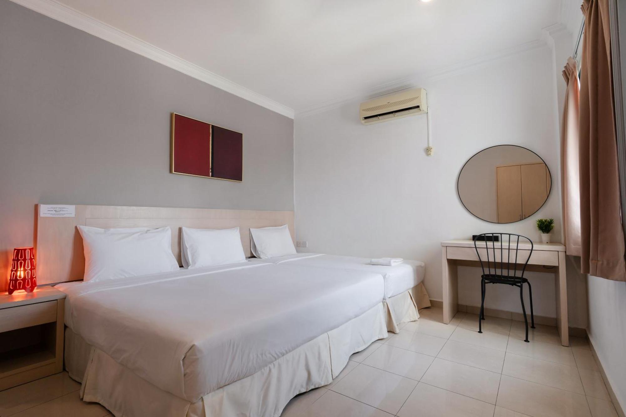 Golden View Serviced Apartments Tanjung Tokong Экстерьер фото