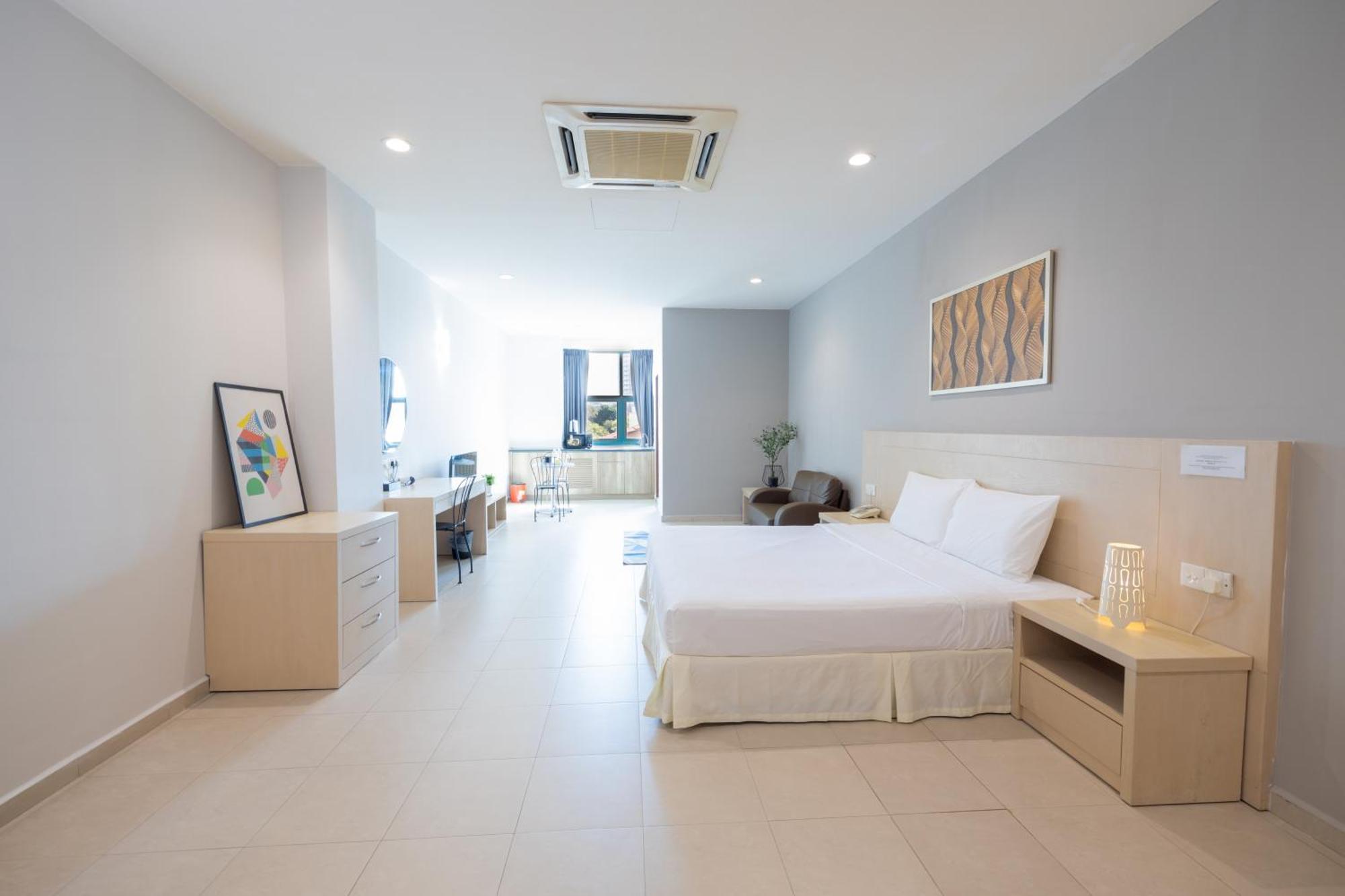 Golden View Serviced Apartments Tanjung Tokong Экстерьер фото