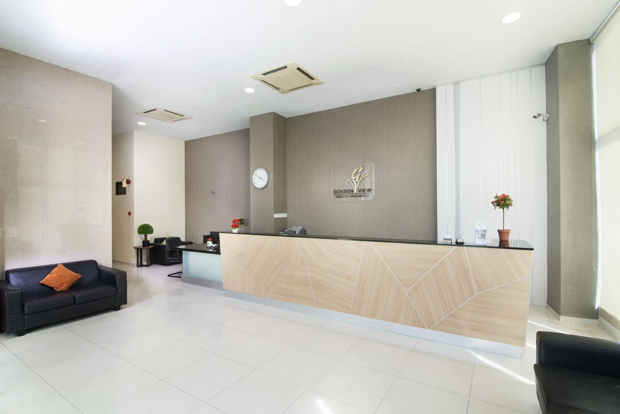 Golden View Serviced Apartments Tanjung Tokong Экстерьер фото