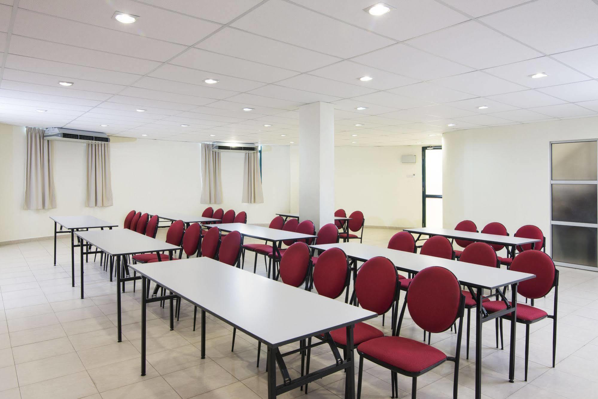 Golden View Serviced Apartments Tanjung Tokong Экстерьер фото