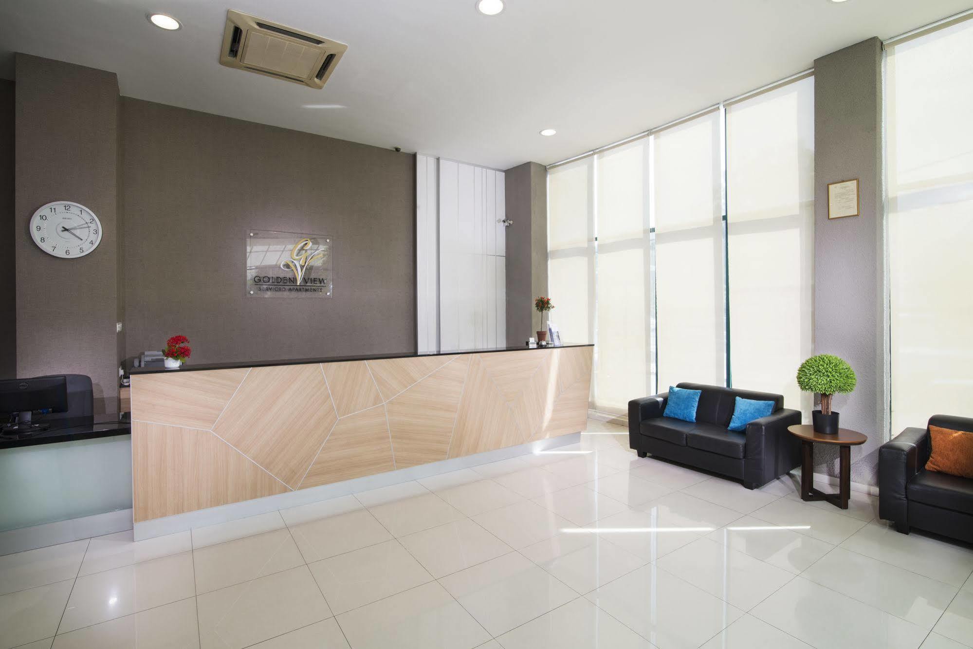 Golden View Serviced Apartments Tanjung Tokong Экстерьер фото